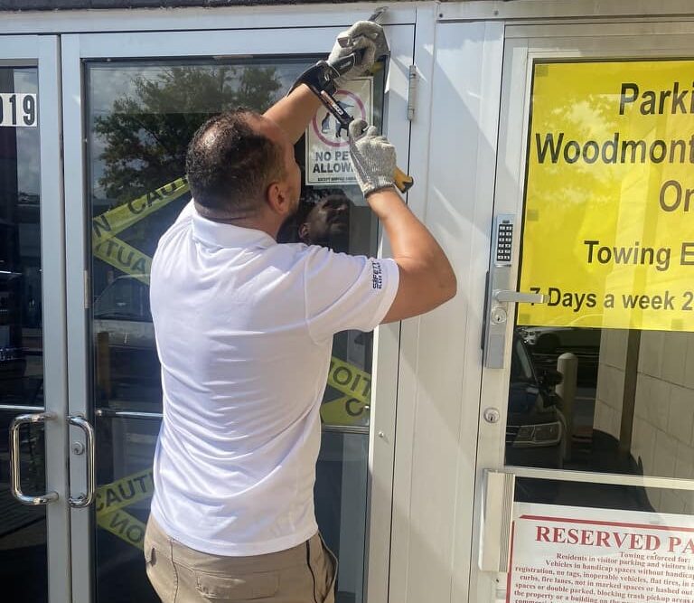 Commercial glass repair service in Washington DC